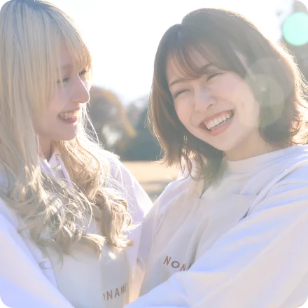 ももせとこばしりが笑っている